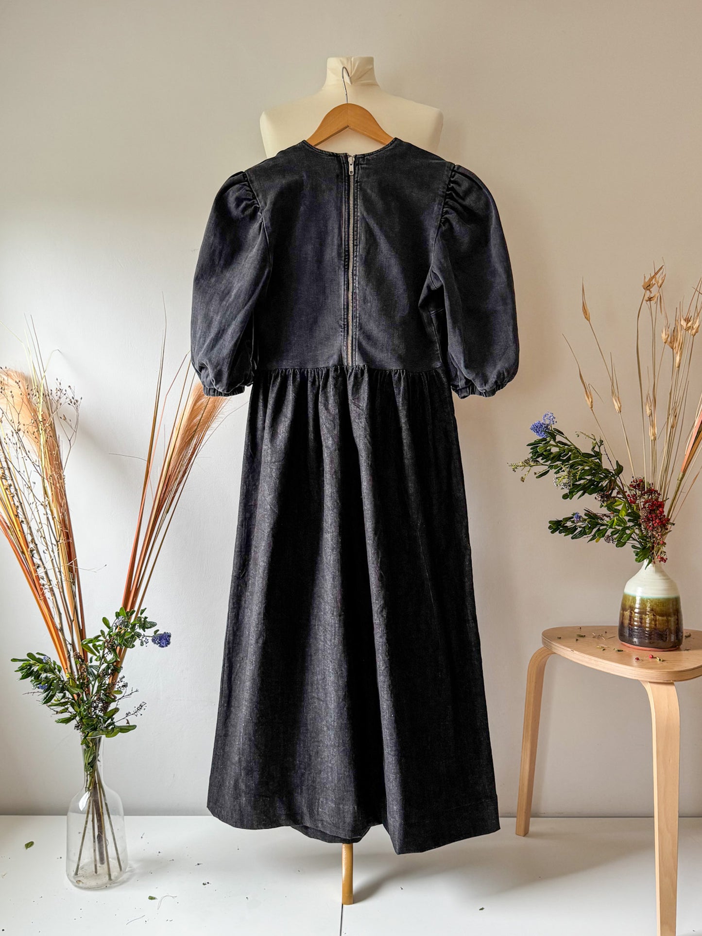 8. LUNA, BLACK DENIM